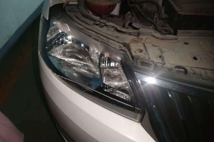 Used Skoda Rapid Spaceback 2016 Revised 1.6L Automatic Chuanxing Version Right Front Headlight