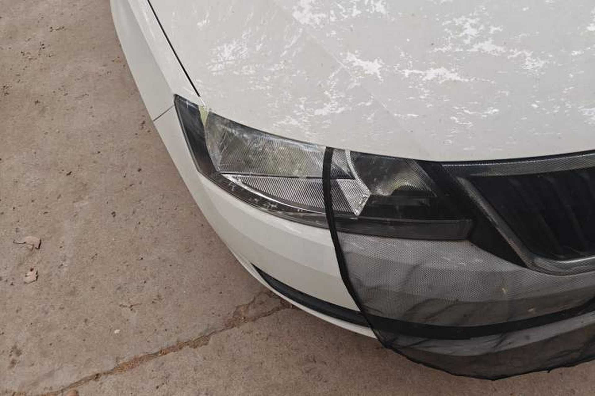 Used Skoda Rapid Spaceback 2016 Revised Version 1.4L Manual Front-Drive Edition Right Front Headlight