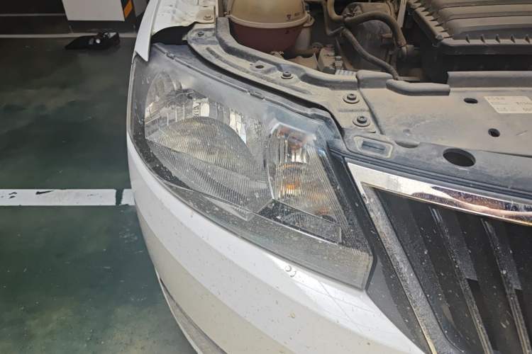 Used Skoda Rapid Spaceback 2016 Revised 1.6L Manual Chuanxing Edition Right Front Headlight