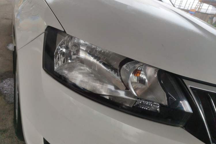 Used Skoda Rapid Spaceback 2016 Revised 1.6L Automatic Chuanxing Version Right Front Headlight