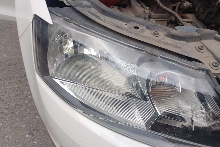 Used Skoda Rapid Spaceback 2016 Revised 1.6L Automatic Chuanxing Version Right Front Headlight
