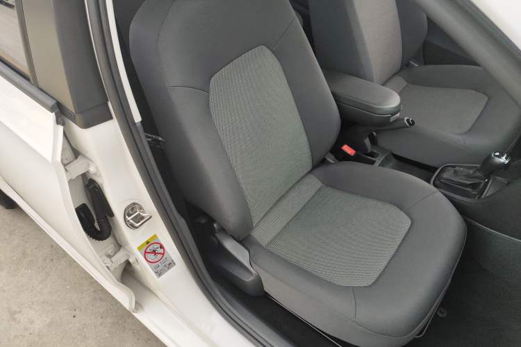 Used Skoda Rapid Spaceback 2016 Revised Version 1.6L Automatic Front-Drive Edition Right Front Seat