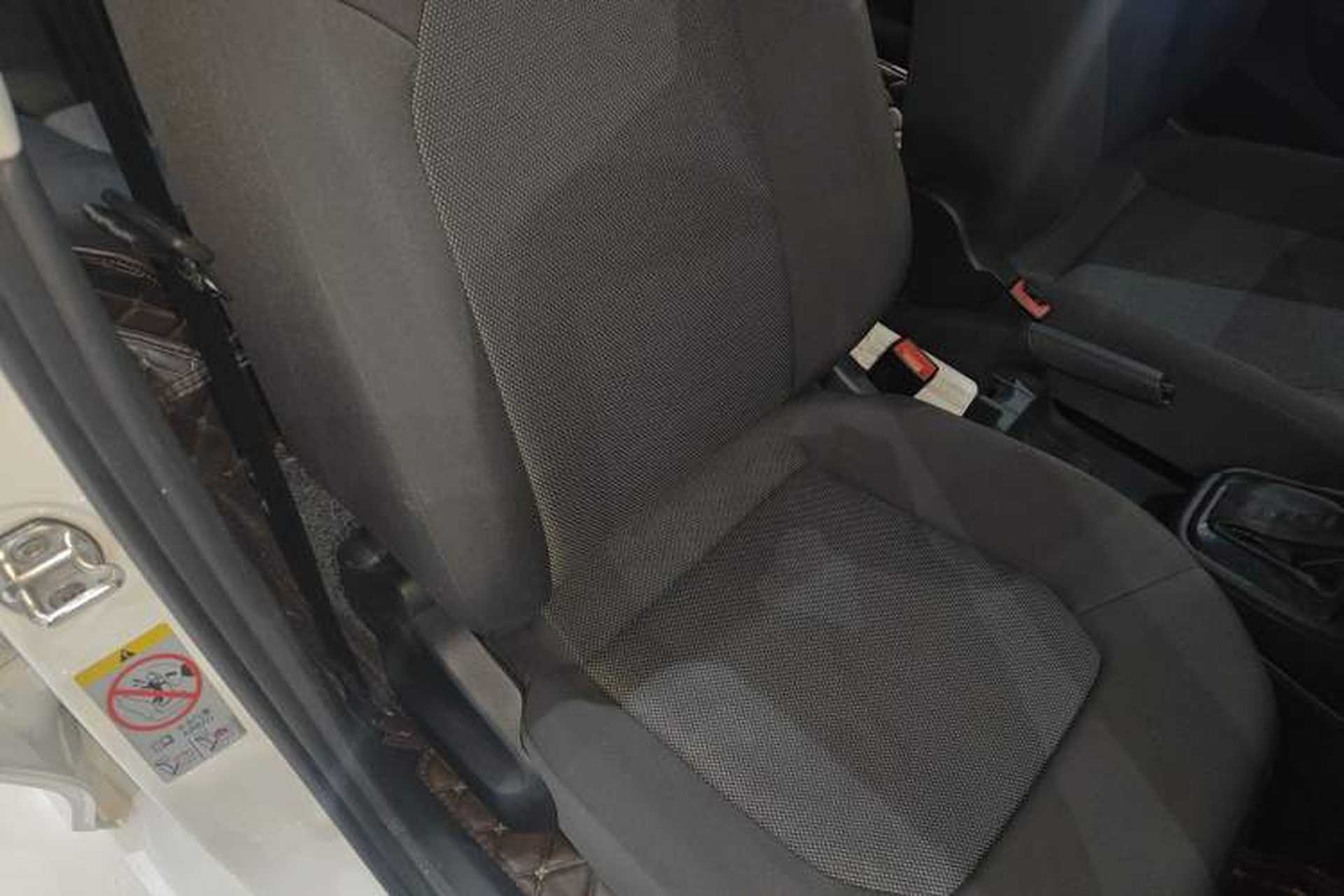 Used Skoda Rapid Spaceback 2016 Revised Version 1.6L Automatic Front-Drive Edition Right Front Seat