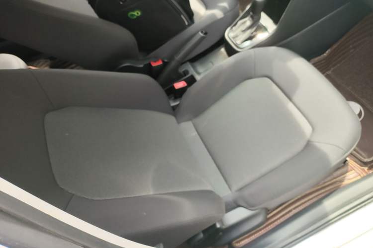 Used Skoda Rapid Spaceback 2016 Revised Version 1.6L Automatic Front-Drive Edition Right Front Seat