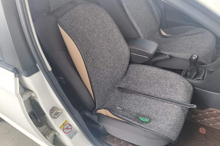 Used Skoda Rapid Spaceback 2016 Revised Version 1.6L Manual Front-Drive Edition Right Front Seat