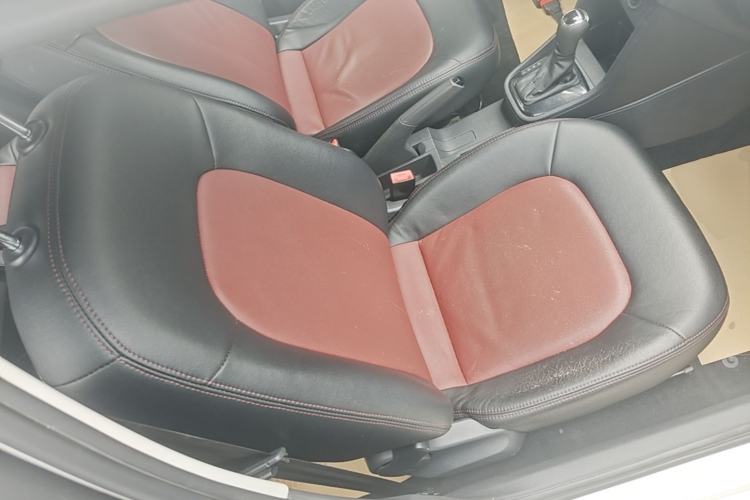 Used Skoda Rapid Spaceback 2016 Revised Version 1.6L Automatic Front-Drive Edition Right Front Seat