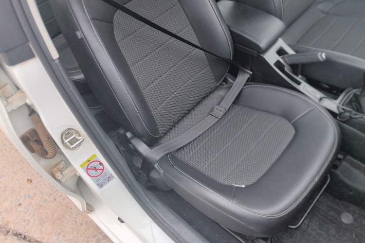Used Skoda Rapid Spaceback 2016 1.6L Manual Trend Edition Right Front Seat