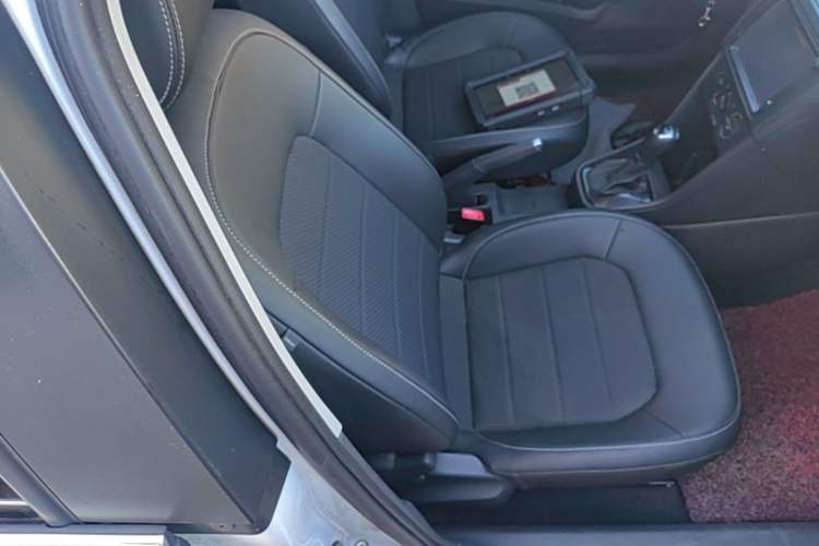Used Skoda Rapid Spaceback 2016 Revised 1.6L Automatic Chuanxing Version Right Front Seat