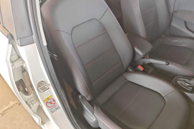 Used Skoda Rapid Spaceback 2016 Revised Version 1.6L Automatic Front-Drive Edition Right Front Seat