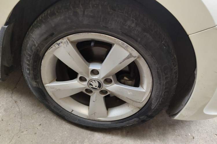 Used Skoda Rapid Spaceback 2016 Revised 1.6L Automatic Chuanxing Version Right Front Wheel Hub