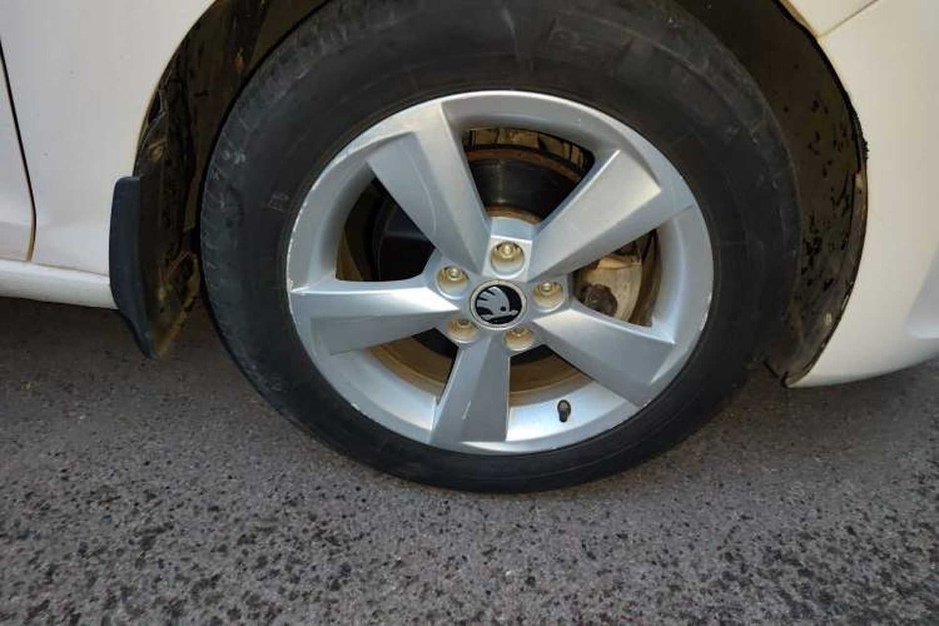 Used Skoda Rapid Spaceback 2016 Revised 1.6L Manual Chuanxing Edition Right Front Wheel Hub