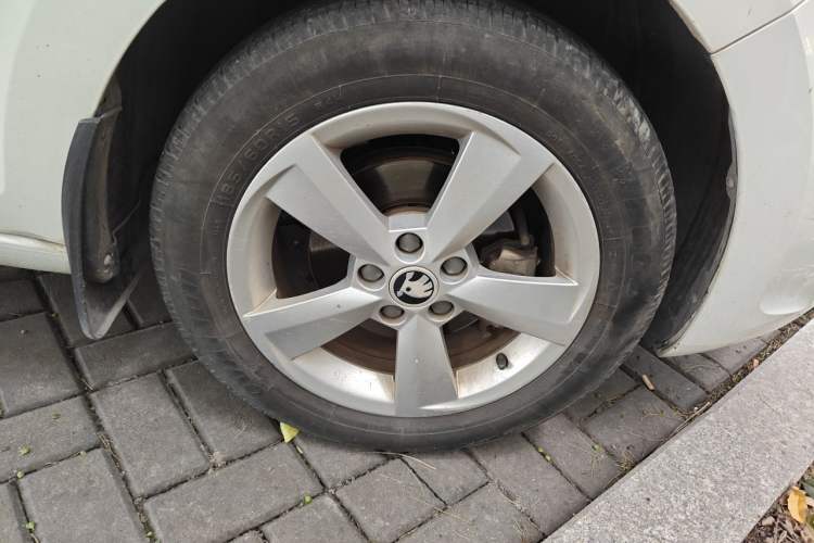 Used Skoda Rapid Spaceback 2016 Revised 1.6L Automatic Chuanxing Version Right Front Wheel Hub