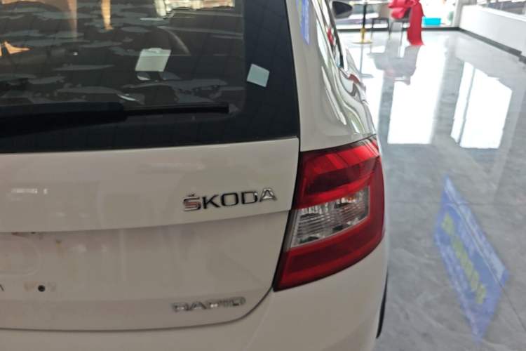 Used Skoda Rapid Spaceback 2016 Revised 1.6L Automatic Chuanxing Version Right Rear Taillight