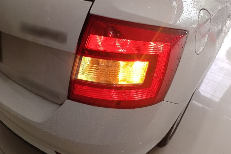 Used Skoda Rapid Spaceback 2016 Revised 1.6L Automatic Chuanxing Version Right Rear Taillight