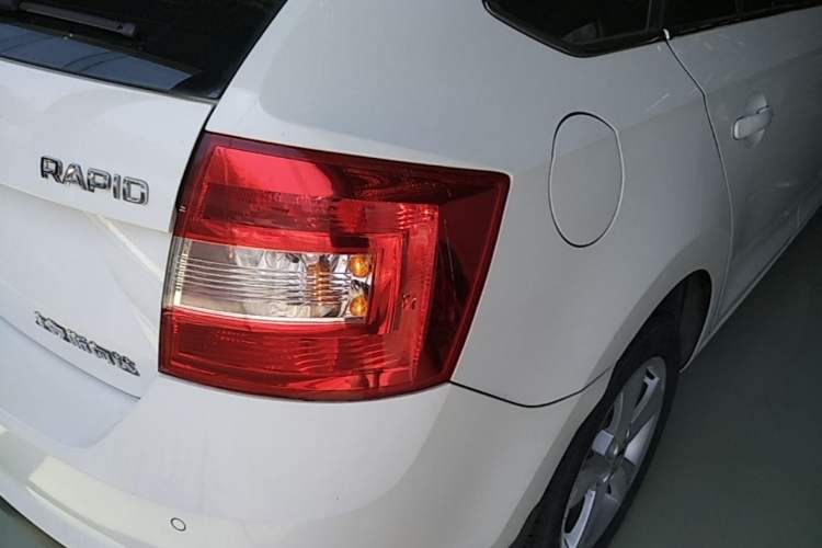 Used Skoda Rapid Spaceback 2016 Revised 1.6L Automatic Chuanxing Version Right Rear Taillight