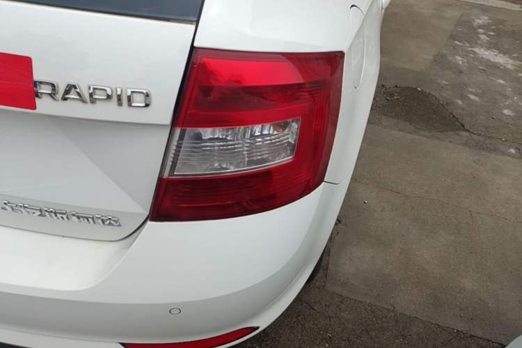 Used Skoda Rapid Spaceback 2016 Revised 1.6L Automatic Chuanxing Version Right Rear Taillight