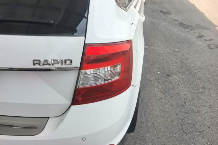 Used Skoda Rapid Spaceback 2016 Revised 1.6L Automatic Chuanxing Version Right Rear Taillight