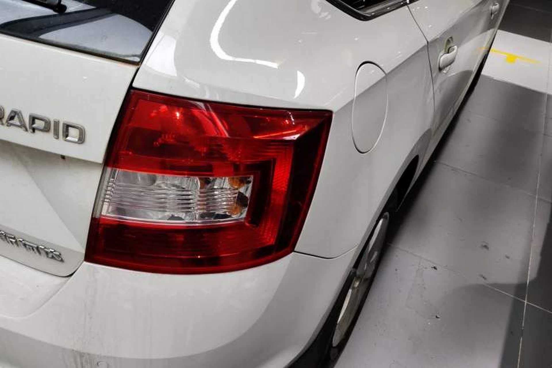 Used Skoda Rapid Spaceback 2016 Revised 1.6L Automatic Chuanxing Version Right Rear Taillight