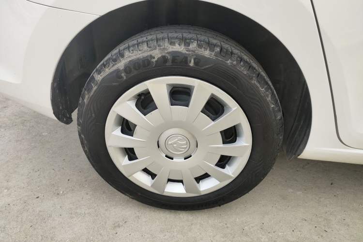 Used Skoda Rapid Spaceback 2016 Revised Version 1.6L Automatic Front-Drive Edition Right Rear Wheel Hub
