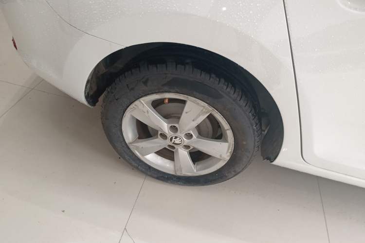 Used Skoda Rapid Spaceback 2016 Revised 1.6L Automatic Chuanxing Version Right Rear Wheel Hub