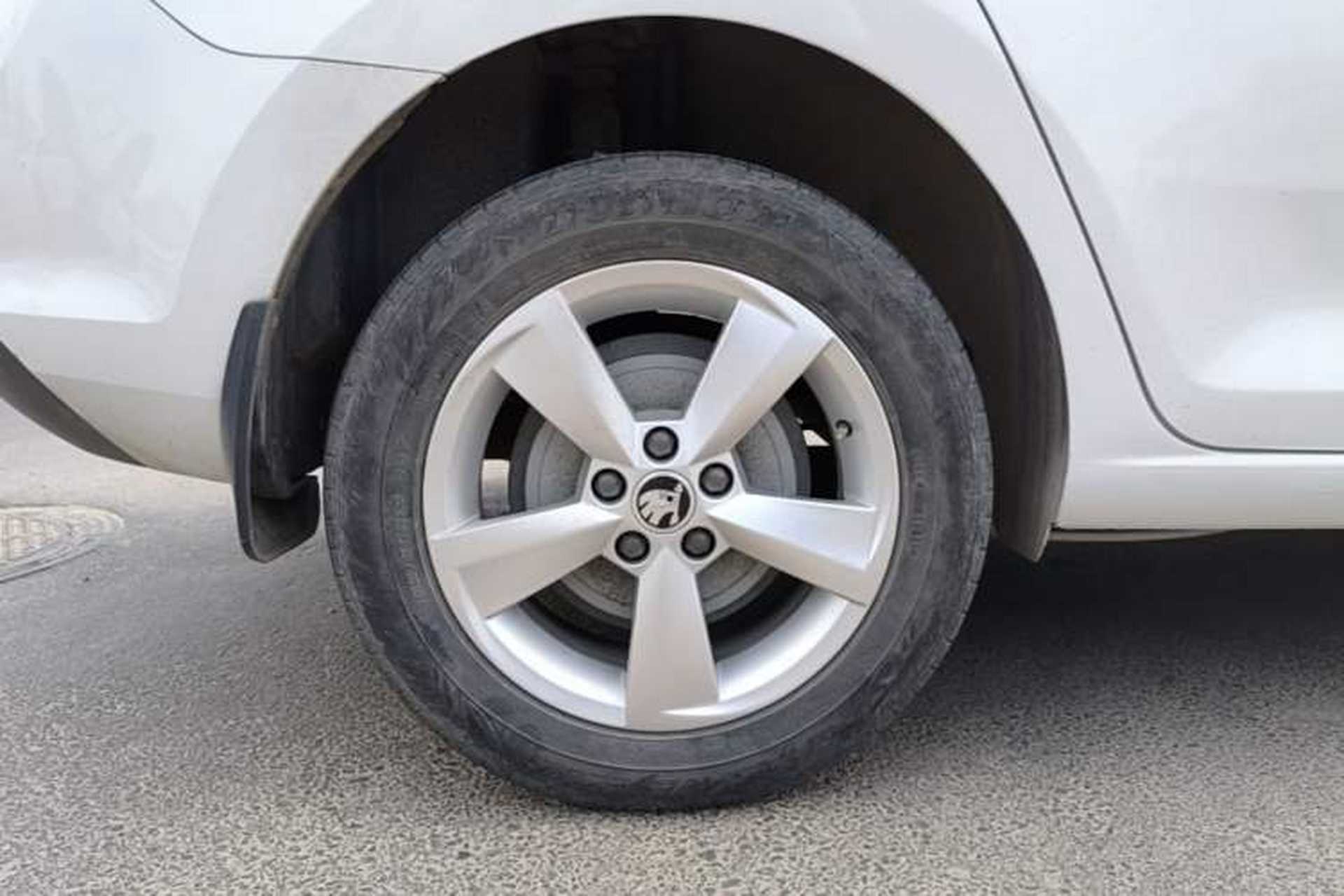 Used Skoda Rapid Spaceback 2016 Revised 1.6L Automatic Chuanxing Version Right Rear Wheel Hub