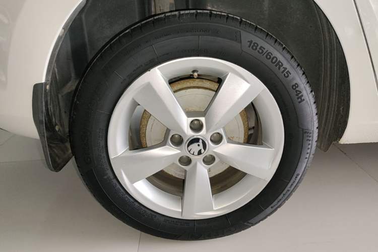 Used Skoda Rapid Spaceback 2016 Revised 1.6L Automatic Chuanxing Version Right Rear Wheel Hub