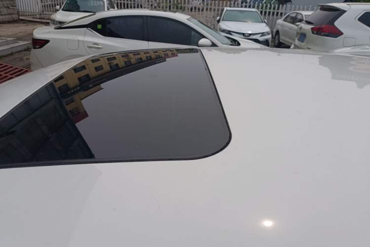 Used Skoda Rapid Spaceback 2016 Revised 1.6L Automatic Chuanxing Version Roof