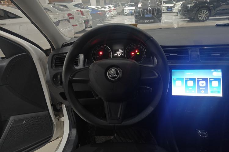 Used Skoda Rapid Spaceback 2016 Revised Version 1.6L Automatic Front-Drive Edition Steering Wheel