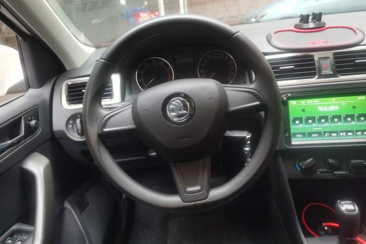 Used Skoda Rapid Spaceback 2016 Revised 1.6L Automatic Chuanxing Version Steering Wheel