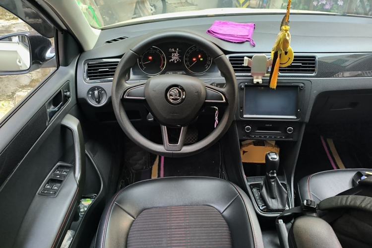 Used Skoda Rapid Spaceback 2016 Facelifted TSI230 DSG Smart Drive Version Steering Wheel