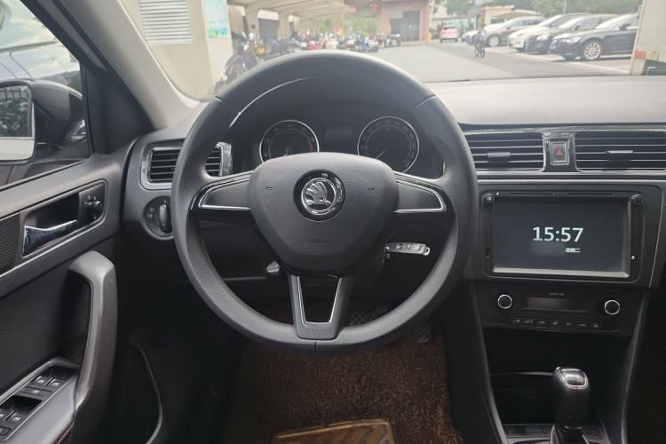 Used Skoda Rapid Spaceback 2016 Revised 1.6L Automatic Smart Drive Version Steering Wheel