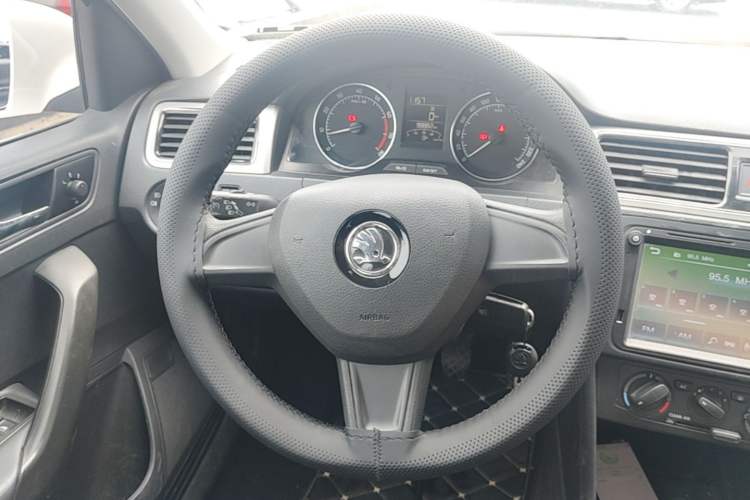Used Skoda Rapid Spaceback 2016 Revised 1.6L Manual Chuanxing Edition Steering Wheel