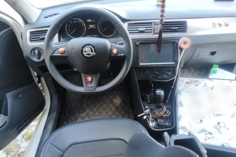 Used Skoda Rapid Spaceback 2016 Revised 1.6L Automatic Chuanxing Version Steering Wheel