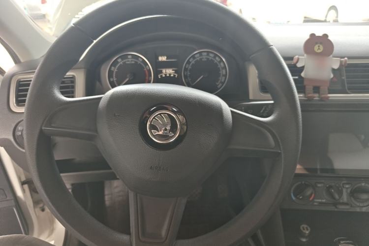 Used Skoda Rapid Spaceback 2016 Revised 1.6L Automatic Chuanxing Version Steering Wheel