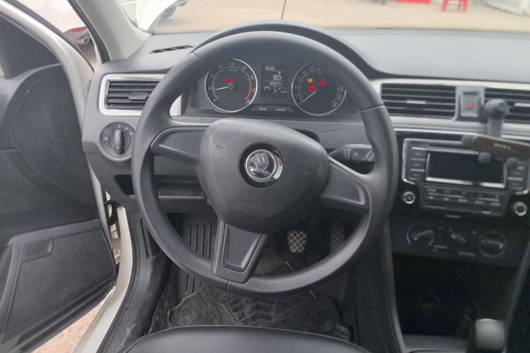 Used Skoda Rapid Spaceback 2016 1.6L Manual Trend Edition Steering Wheel