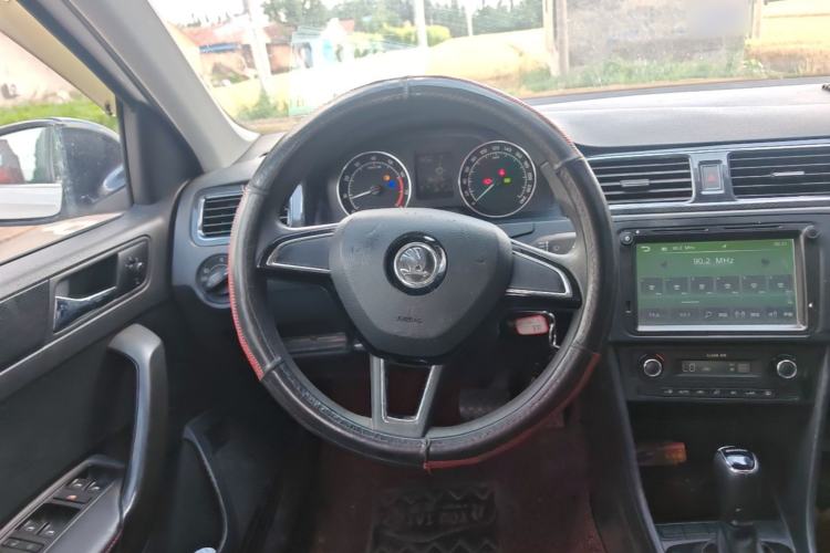 Used Skoda Rapid Spaceback 2016 Revised 1.6L Automatic Smart Drive Version Steering Wheel