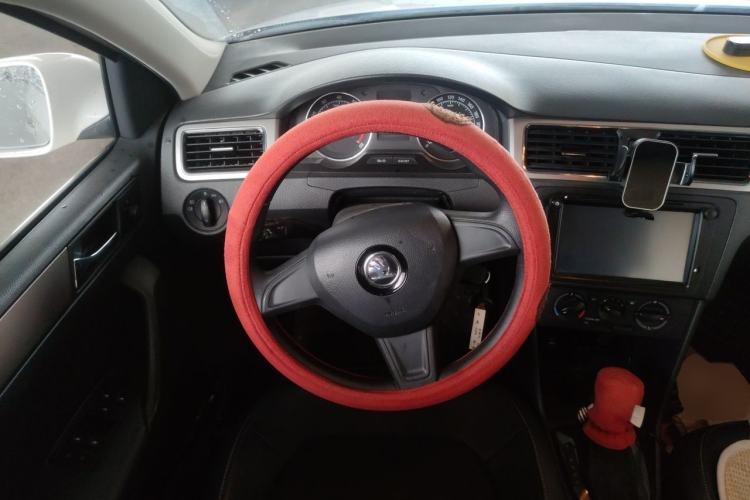 Used Skoda Rapid Spaceback 2016 Revised 1.6L Automatic Chuanxing Version Steering Wheel