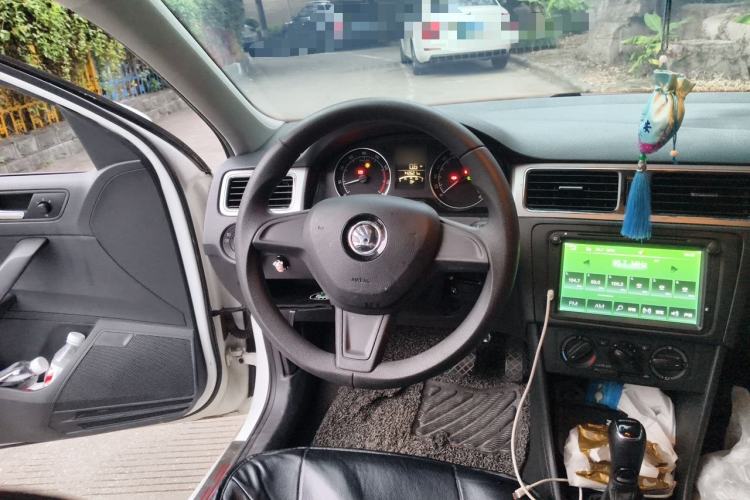 Used Skoda Rapid Spaceback 2016 Revised 1.6L Automatic Chuanxing Version Steering Wheel