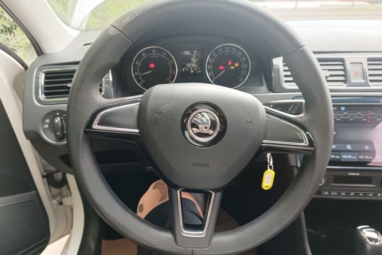 Used Skoda Rapid Spaceback 2016 1.6L Automatic Smart Drive Edition Steering Wheel