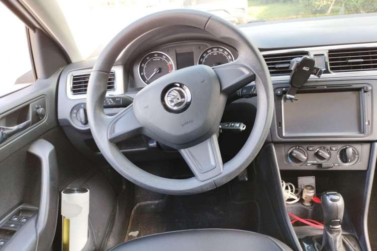 Used Skoda Rapid Spaceback 2016 Revised 1.6L Automatic Chuanxing Version Steering Wheel