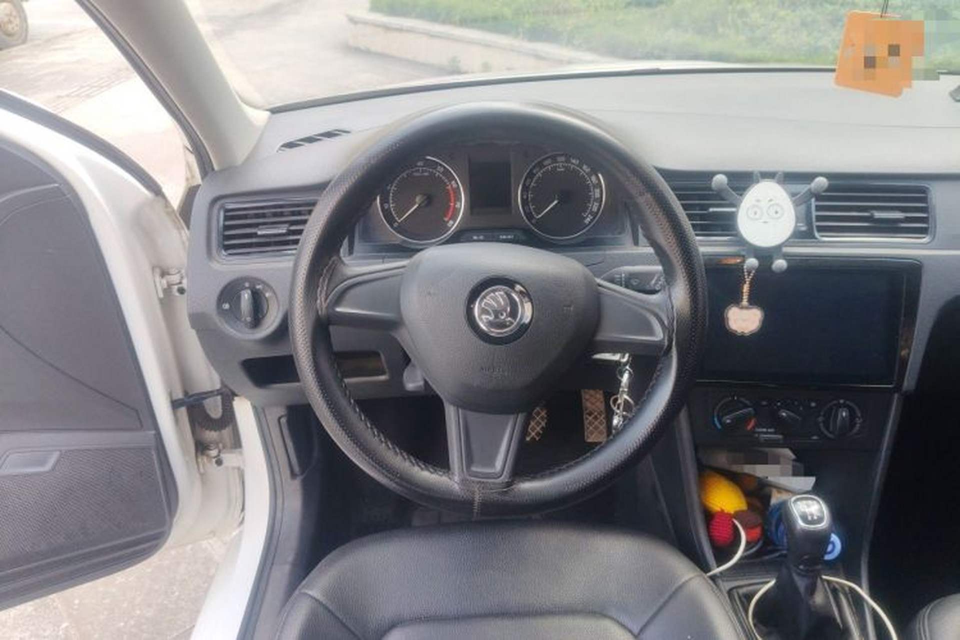 Used Skoda Rapid Spaceback 2016 Revised Version 1.4L Manual Front-Drive Edition Steering Wheel