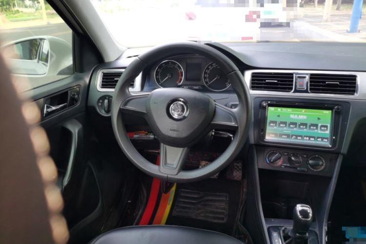 Used Skoda Rapid Spaceback 2016 Revised 1.6L Automatic Chuanxing Version Steering Wheel
