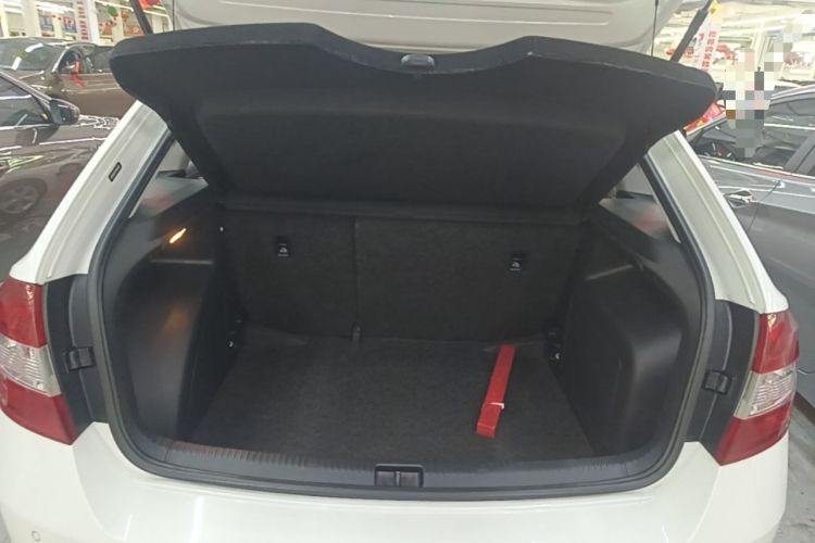 Used Skoda Rapid Spaceback 2016 Revised 1.6L Automatic Chuanxing Version Trunk