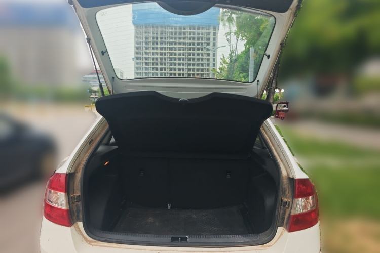 Used Skoda Rapid Spaceback 2016 Revised 1.6L Manual Chuanxing Edition Trunk