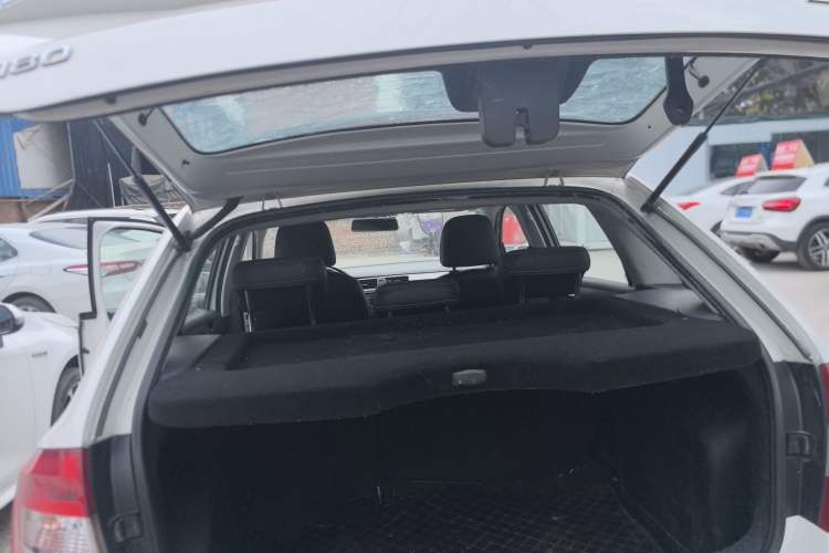 Used Skoda Rapid Spaceback 2016 1.6L Manual Trend Edition Trunk