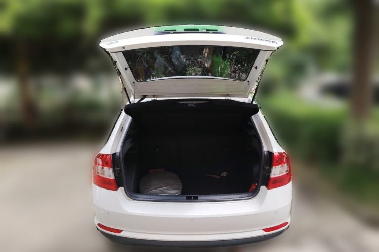 Used Skoda Rapid Spaceback 2016 Revised 1.6L Automatic Chuanxing Version Trunk