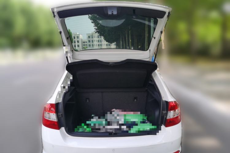 Used Skoda Rapid Spaceback 2016 Revised 1.6L Automatic Chuanxing Version Trunk