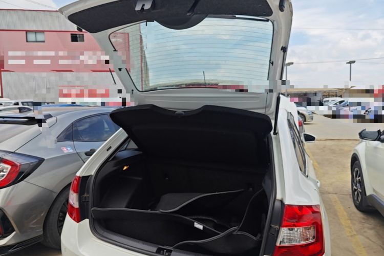 Used Skoda Rapid Spaceback 2016 Revised 1.6L Automatic Chuanxing Version Trunk