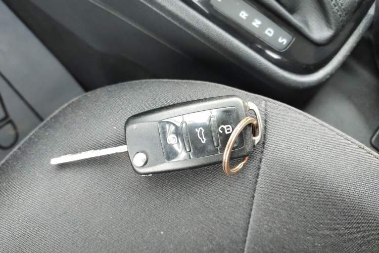 Used Skoda Rapid Spaceback 2016 Revised Version 1.6L Automatic Front-Drive Edition Vehicle Key