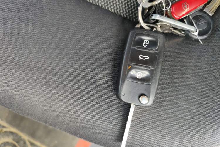 Used Skoda Rapid Spaceback 2016 Revised Version 1.6L Manual Front-Drive Edition Vehicle Key